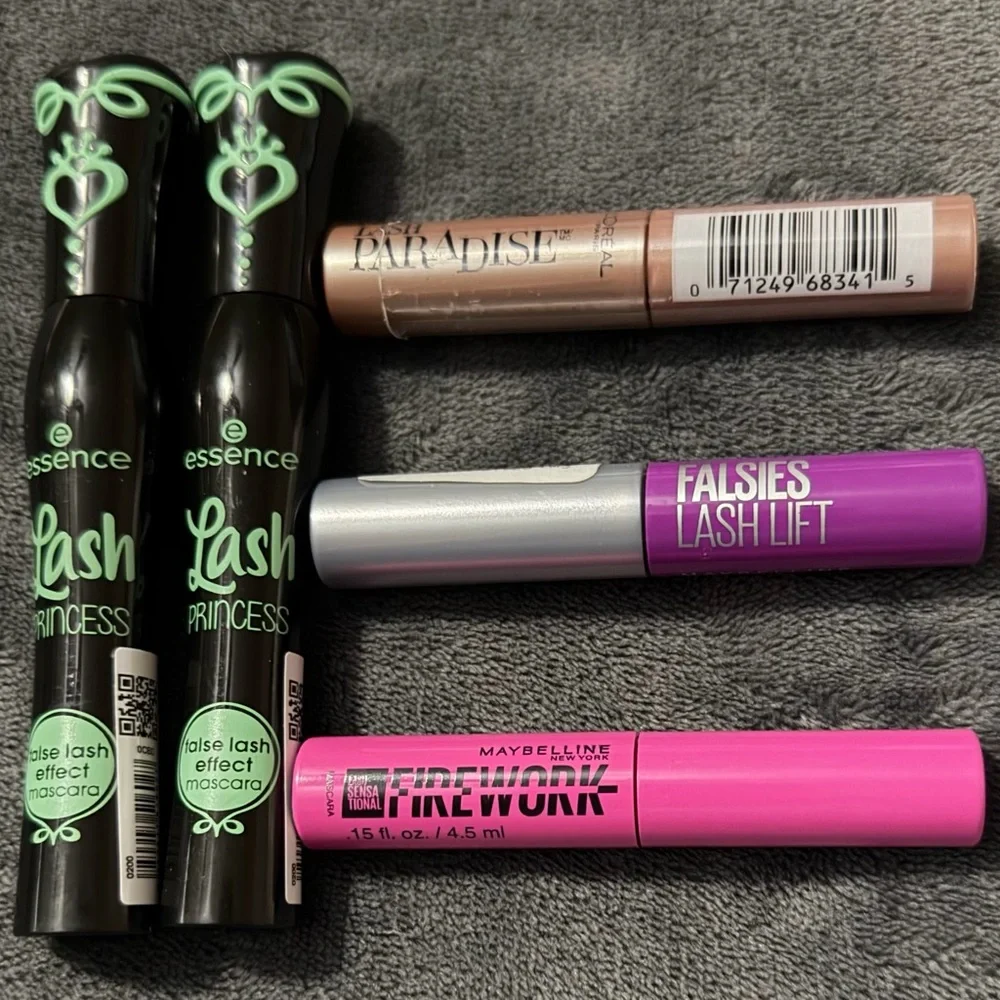 Assorted Viral Mascara Set - new/unopened - $29 retail